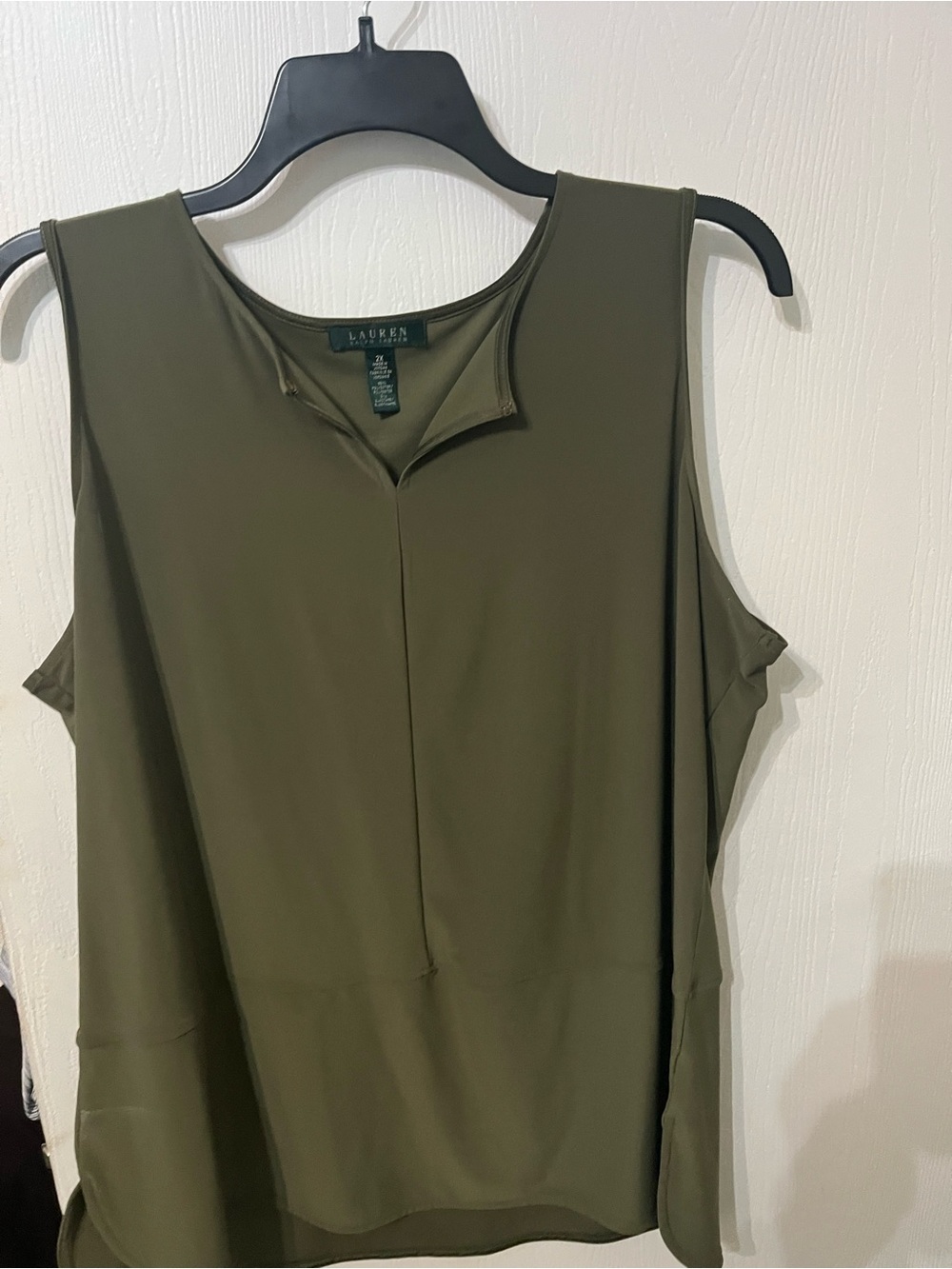 LAUREN Ralph Lauren Olive Green Sleeveless Notch-Neck Shell